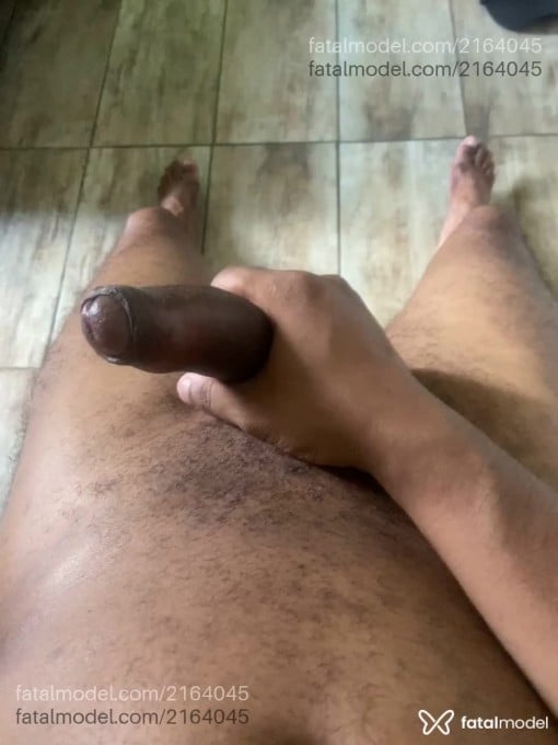 Acompanhante homem sem cabelo de olhos pretos em Florianópolis Acompanhante homem sem cabelo de olhos pretos em Florianópolis - Roger