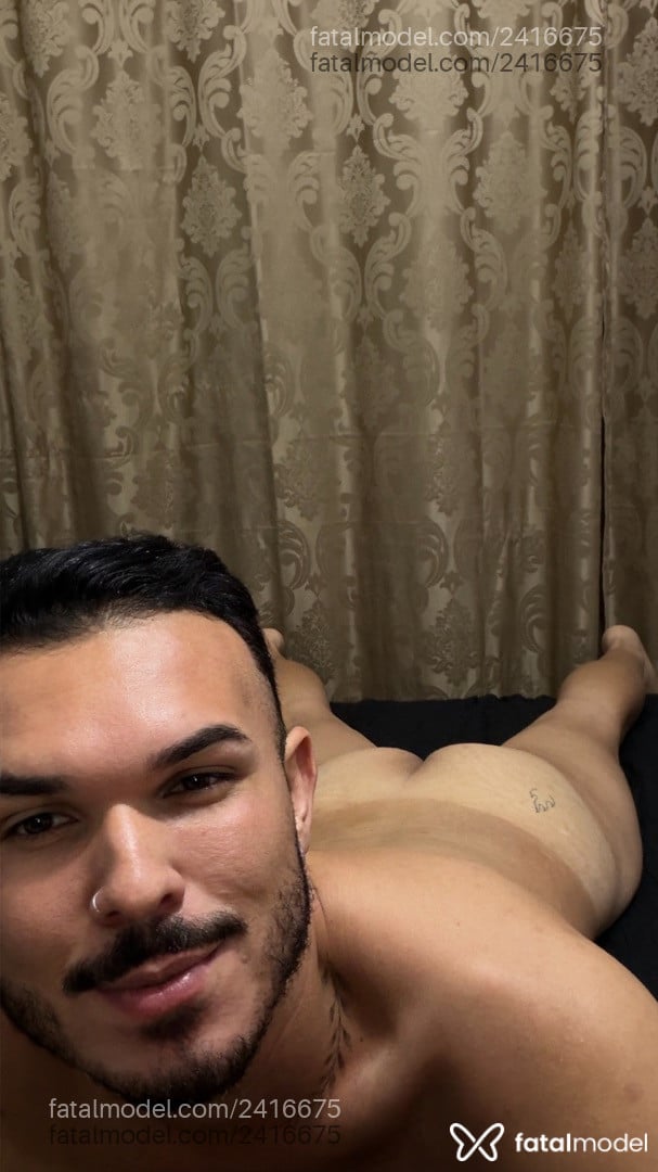 Acompanhante homem com cabelo castanho de olhos castanhos em Goiânia - Vinícius
