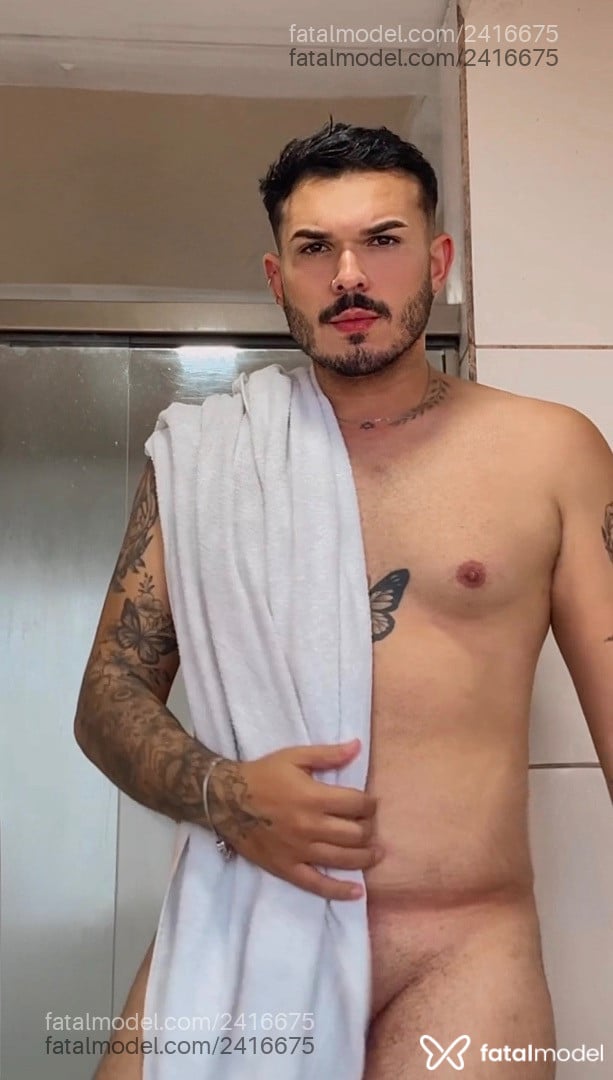 Acompanhante homem com cabelo castanho de olhos castanhos em Goiânia - Vinícius