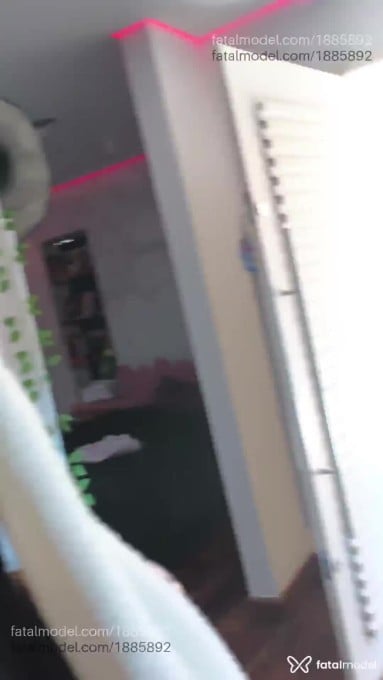 Acompanhante mulher com cabelo castanho de olhos verdes em Santo André - Layla Walker