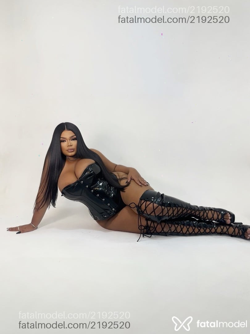 Acompanhante mulher trans morena (o) de olhos castanhos em Fortaleza - Thayna Heloísa