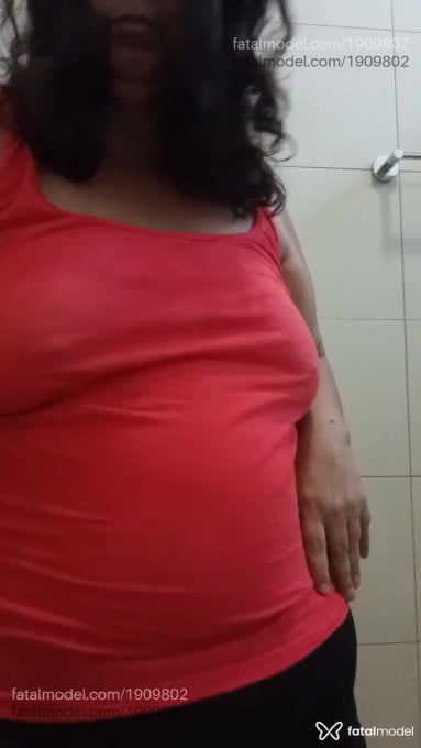 Acompanhante mulher com cabelo castanho de olhos castanhos em Birigui - Karol