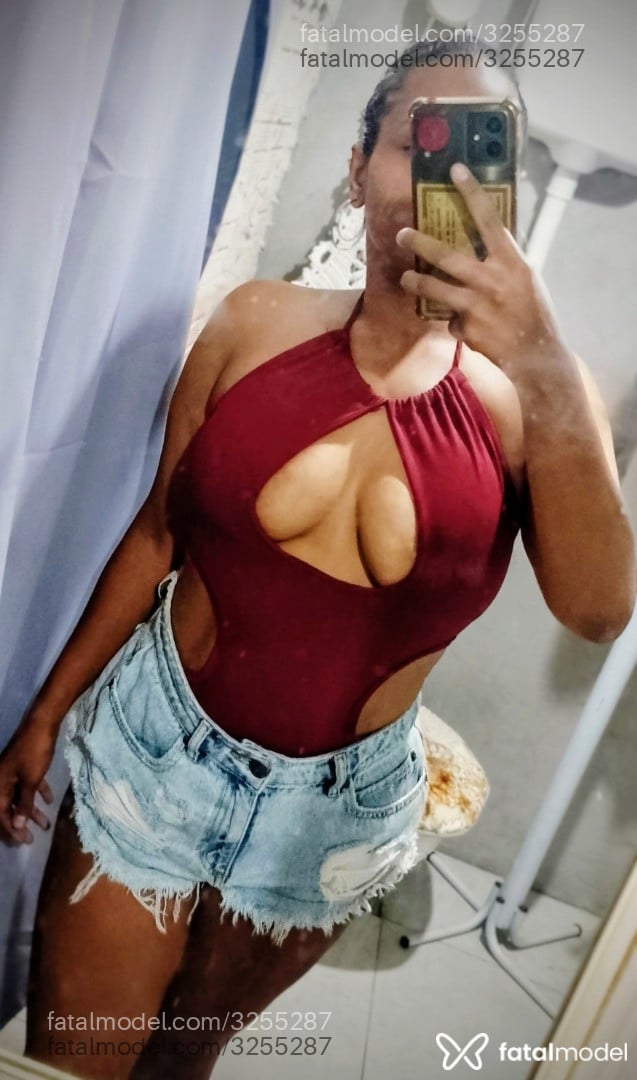 Acompanhante mulher morena (o) de olhos castanhos em Itajaí - Jeniffer