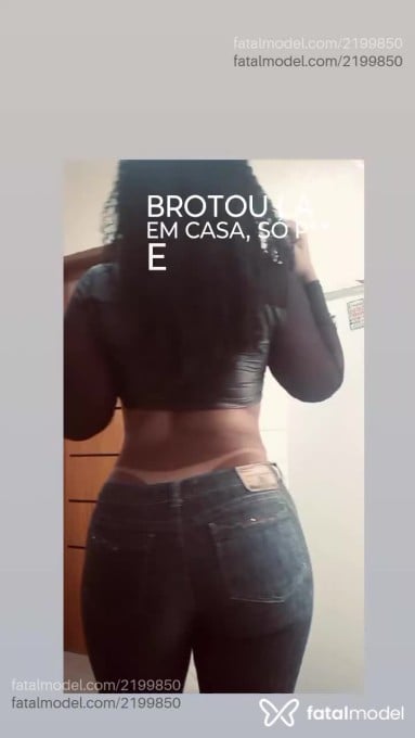 Acompanhante mulher morena (o) de olhos pretos em Rio de Janeiro - Larissa