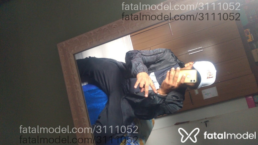 Acompanhante homem morena (o) de olhos castanhos em Novo Hamburgo - Henrique Duarte