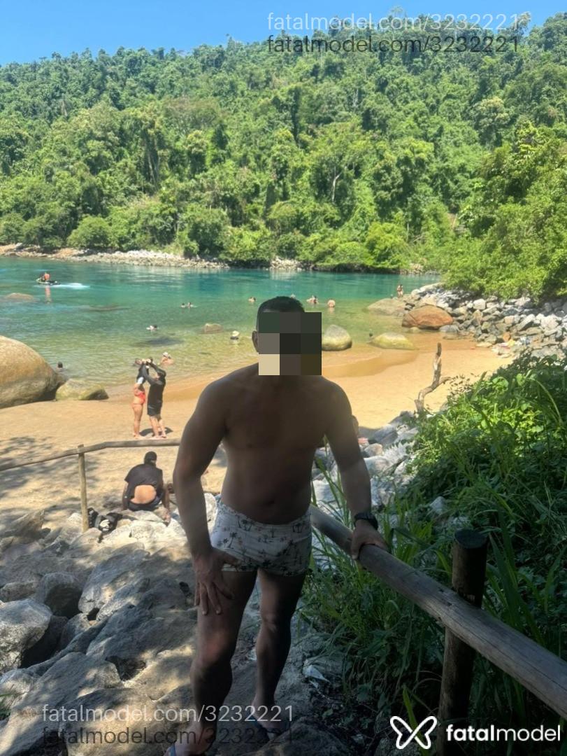 Acompanhante homem morena (o) de olhos pretos em Duque de Caxias - Rodrigo