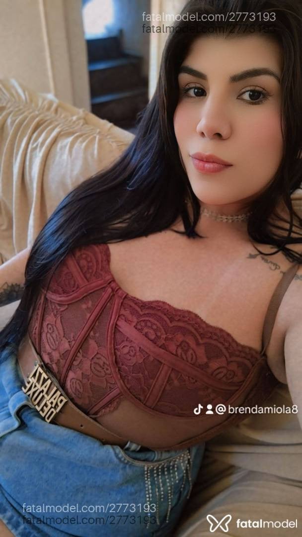 Acompanhante mulher morena (o) de olhos pretos - Brenda Carolina Acompanhante mulher morena (o) de olhos pretos - Brenda Carolina