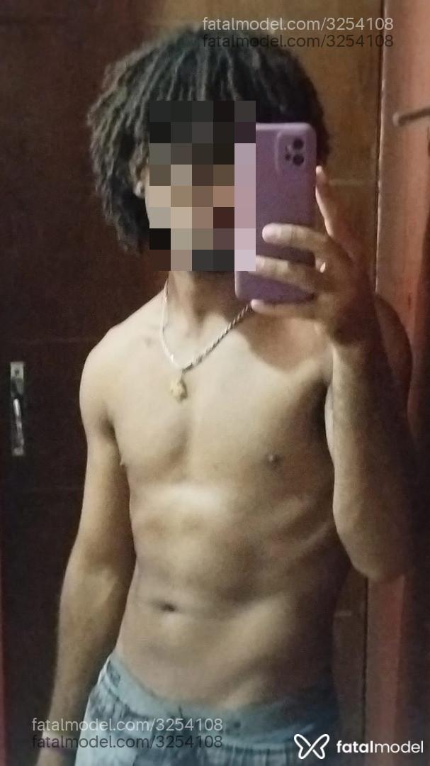 Acompanhante homem com cabelo castanho de olhos mel em Ribeirão Preto - Vitor