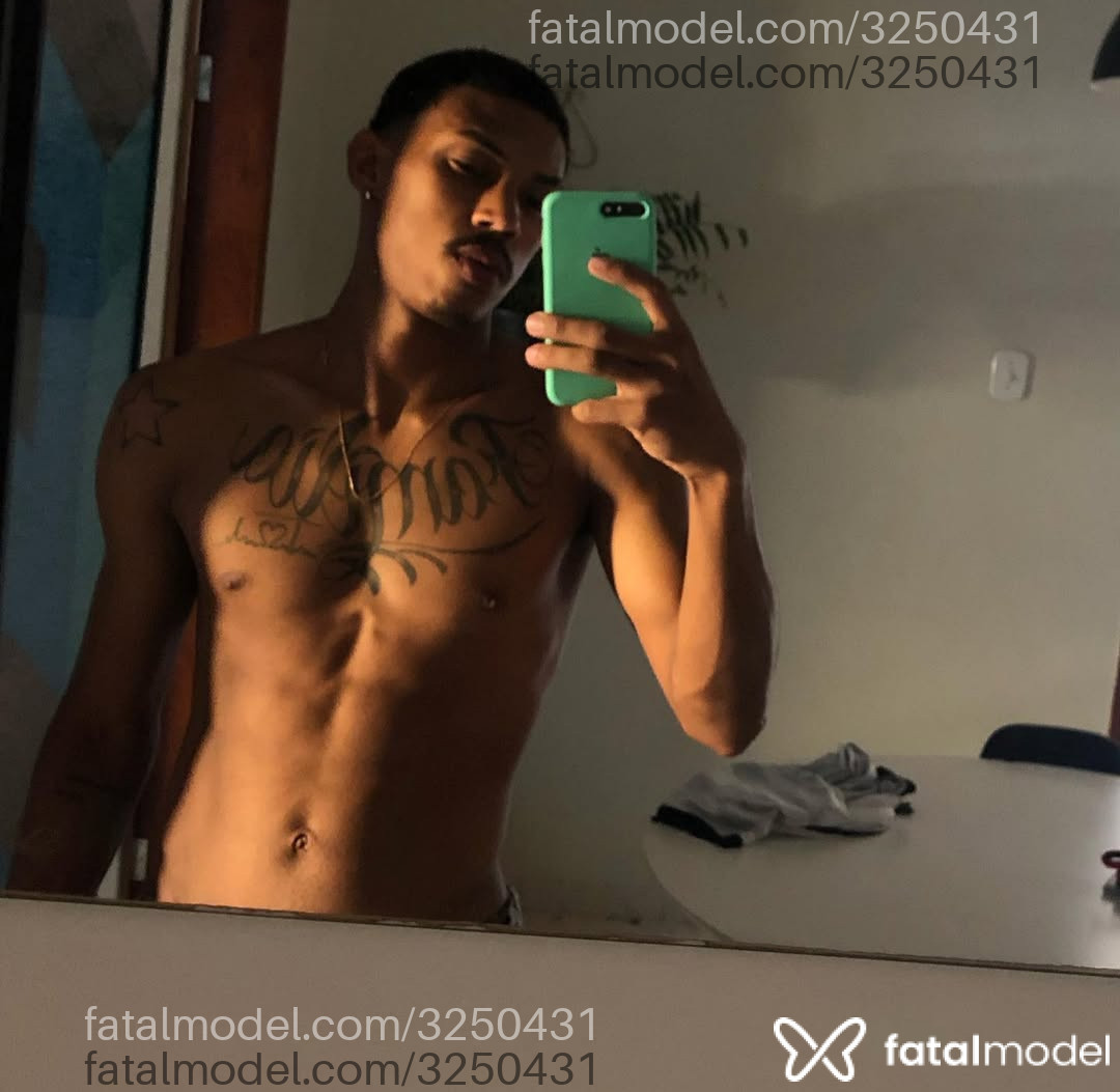 Acompanhante homem morena (o) de olhos pretos em São Paulo Acompanhante homem morena (o) de olhos pretos em São Paulo - Walison