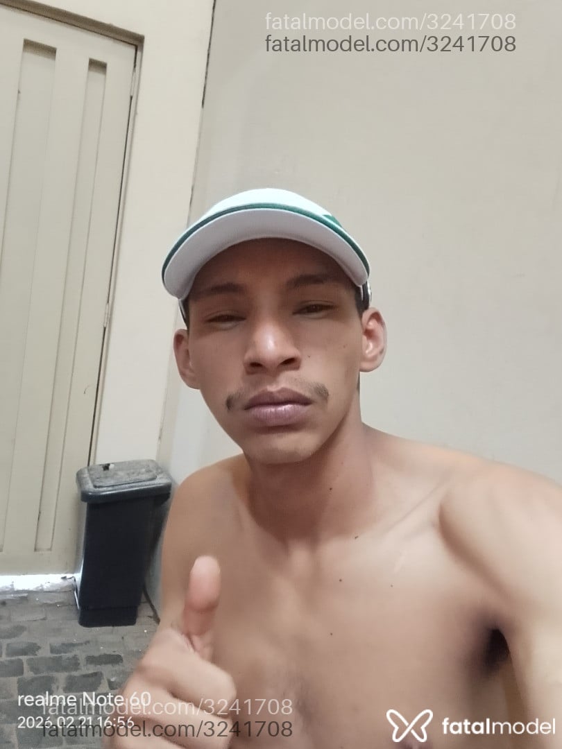 Acompanhante homem morena (o) de olhos castanhos em Uberlândia - Jackson