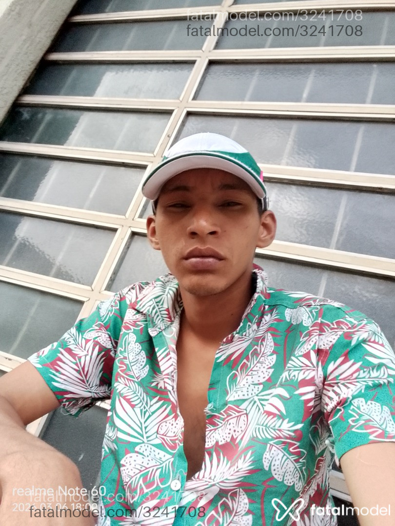 Acompanhante homem morena (o) de olhos castanhos em Uberlândia - Jackson