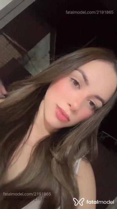 Acompanhante mulher com cabelo castanho de olhos mel em Uruará - Mayla