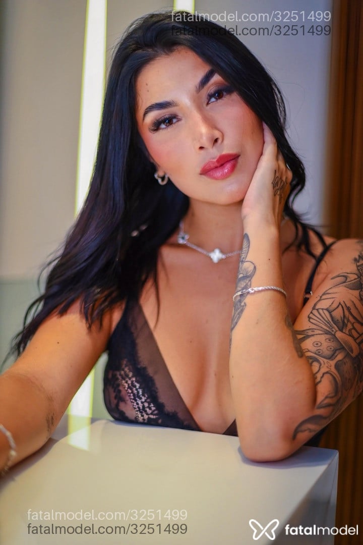 Acompanhante mulher morena (o) de olhos pretos em Rio de Janeiro Acompanhante mulher morena (o) de olhos pretos em Rio de Janeiro - Nicolly Hills