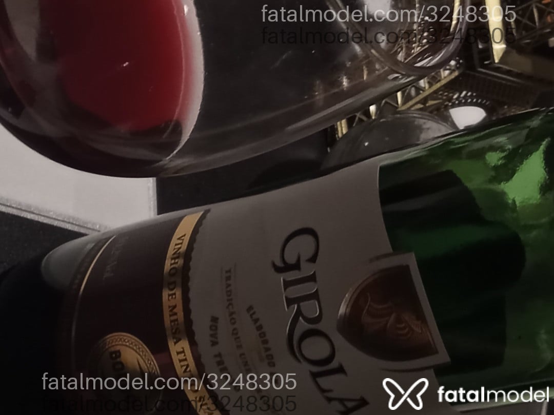 Acompanhante mulher loira (o) de olhos castanhos em Virtual - Foxx