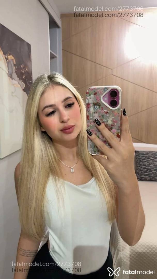 Acompanhante mulher loira (o) de olhos castanhos em Curitiba - Julia
