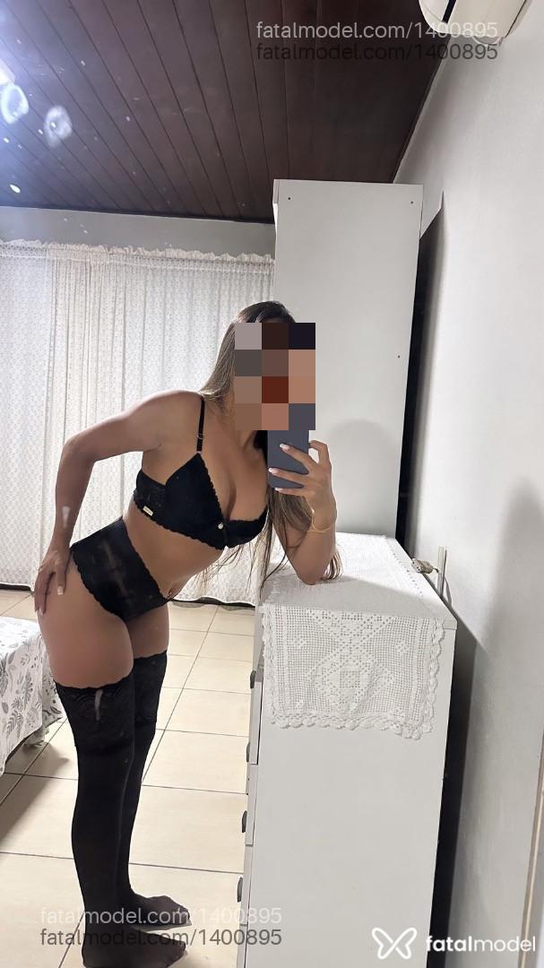 Acompanhante mulher morena (o) de olhos castanhos em Rio do Sul Acompanhante mulher morena (o) de olhos castanhos em Rio do Sul - Júlia