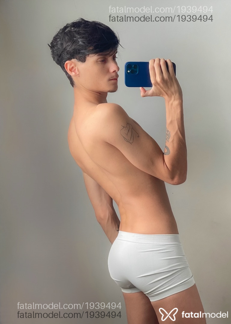 Acompanhante homem com cabelo castanho de olhos castanhos em Belo Horizonte Acompanhante homem com cabelo castanho de olhos castanhos em Belo Horizonte - Keven