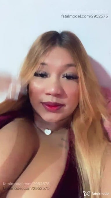 Acompanhante mulher com cabelo colorido de olhos pretos em Porto Velho - Aryanna
