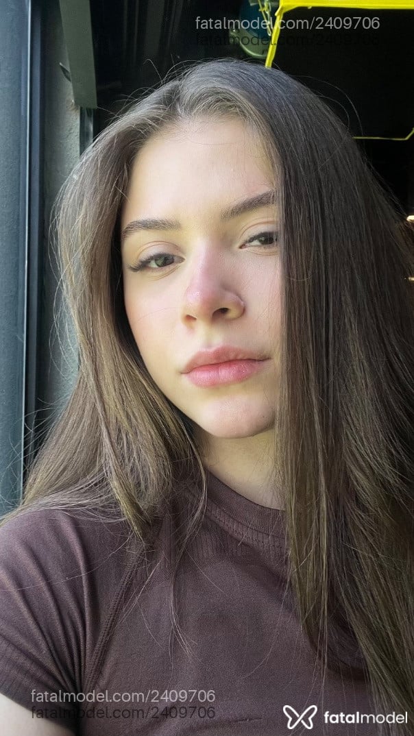 Acompanhante mulher com cabelo castanho de olhos castanhos - Angel