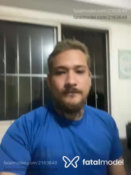 Acompanhante homem com cabelo castanho de olhos castanhos em São Paulo Acompanhante homem com cabelo castanho de olhos castanhos em São Paulo - Lucas