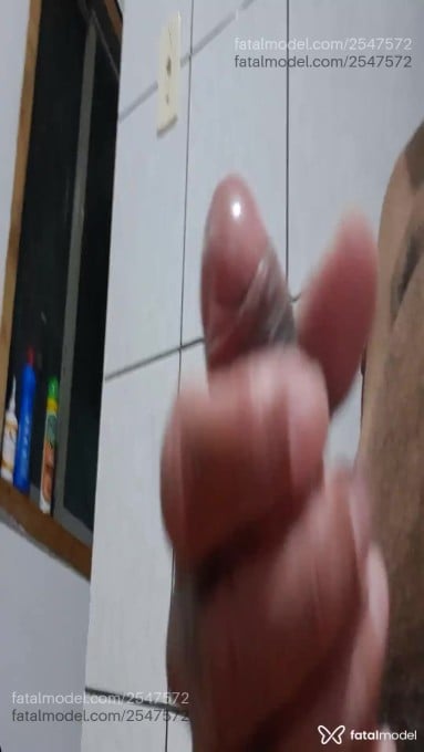 Acompanhante homem com cabelo grisalho de olhos castanhos em Navegantes - Amarildo