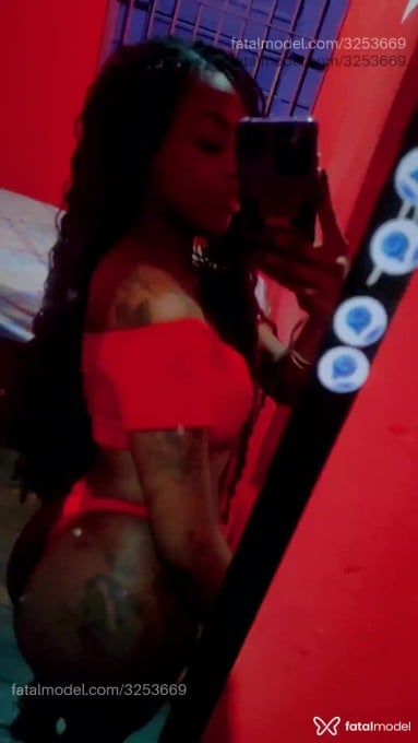 Acompanhante mulher com cabelo castanho de olhos castanhos em São Paulo - Ayla Queiroz