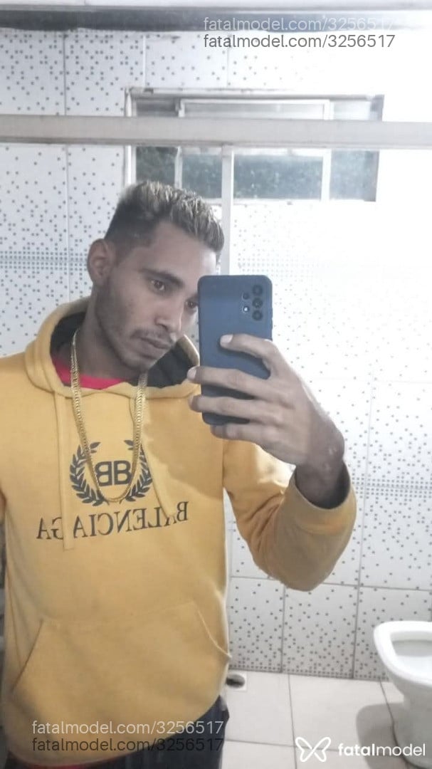 Acompanhante homem morena (o) de olhos castanhos em Morrinhos - Morenooh