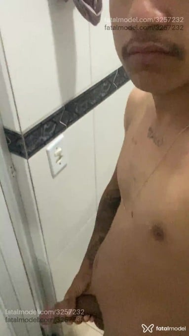 Acompanhante homem morena (o) de olhos castanhos - Joao Dilva Acompanhante homem morena (o) de olhos castanhos - Joao Dilva