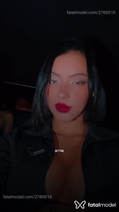 Acompanhante mulher loira (o) de olhos cinza em Goiânia - Esmeralda