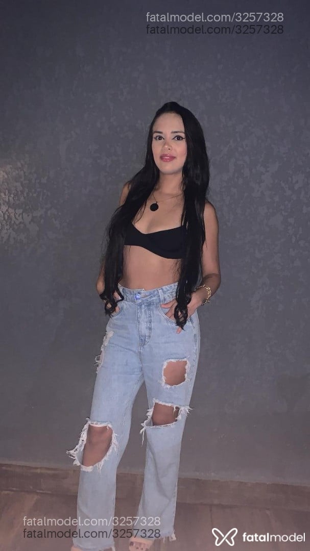 Acompanhante mulher morena (o) de olhos mel em Agrolândia Acompanhante mulher morena (o) de olhos mel em Agrolândia - Mayah Kalichewcke