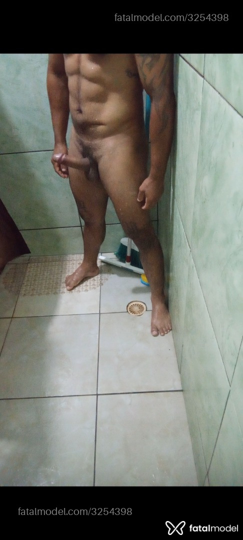 Acompanhante homem morena (o) de olhos castanhos em Lucas do Rio Verde Acompanhante homem morena (o) de olhos castanhos em Lucas do Rio Verde - Rafael