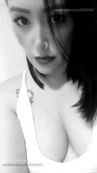 Acompanhante mulher morena (o) de olhos castanhos em Virtual - Anny Bellucci