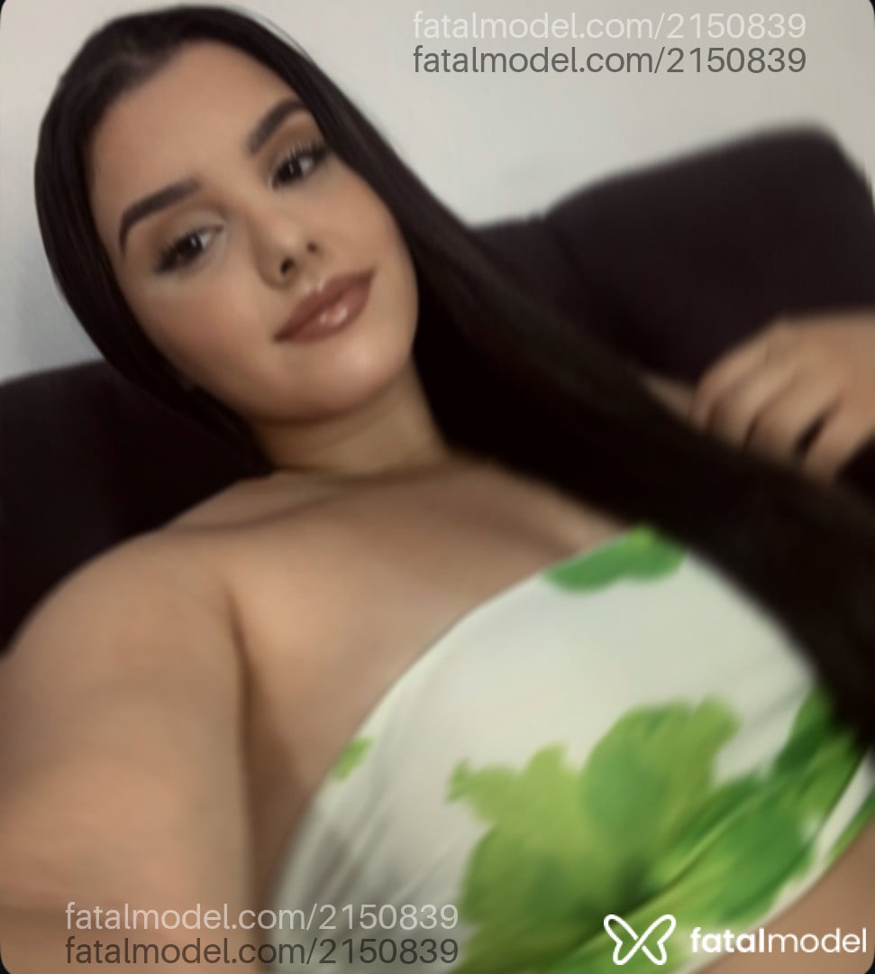 Acompanhante mulher com cabelo castanho de olhos castanhos em Americana - Larissa
