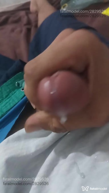 Acompanhante homem com cabelo castanho de olhos pretos em São José do Rio Preto - Salatiel
