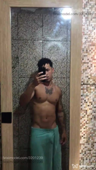 Acompanhante homem morena (o) de olhos castanhos - Lekessa