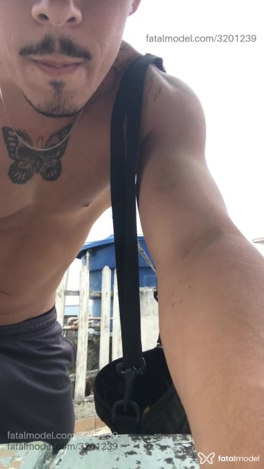 Acompanhante homem morena (o) de olhos castanhos - Lekessa