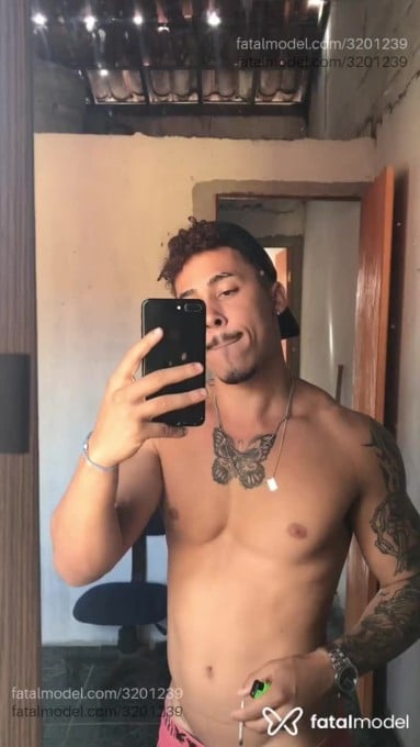 Acompanhante homem morena (o) de olhos castanhos - Lekessa Acompanhante homem morena (o) de olhos castanhos - Lekessa