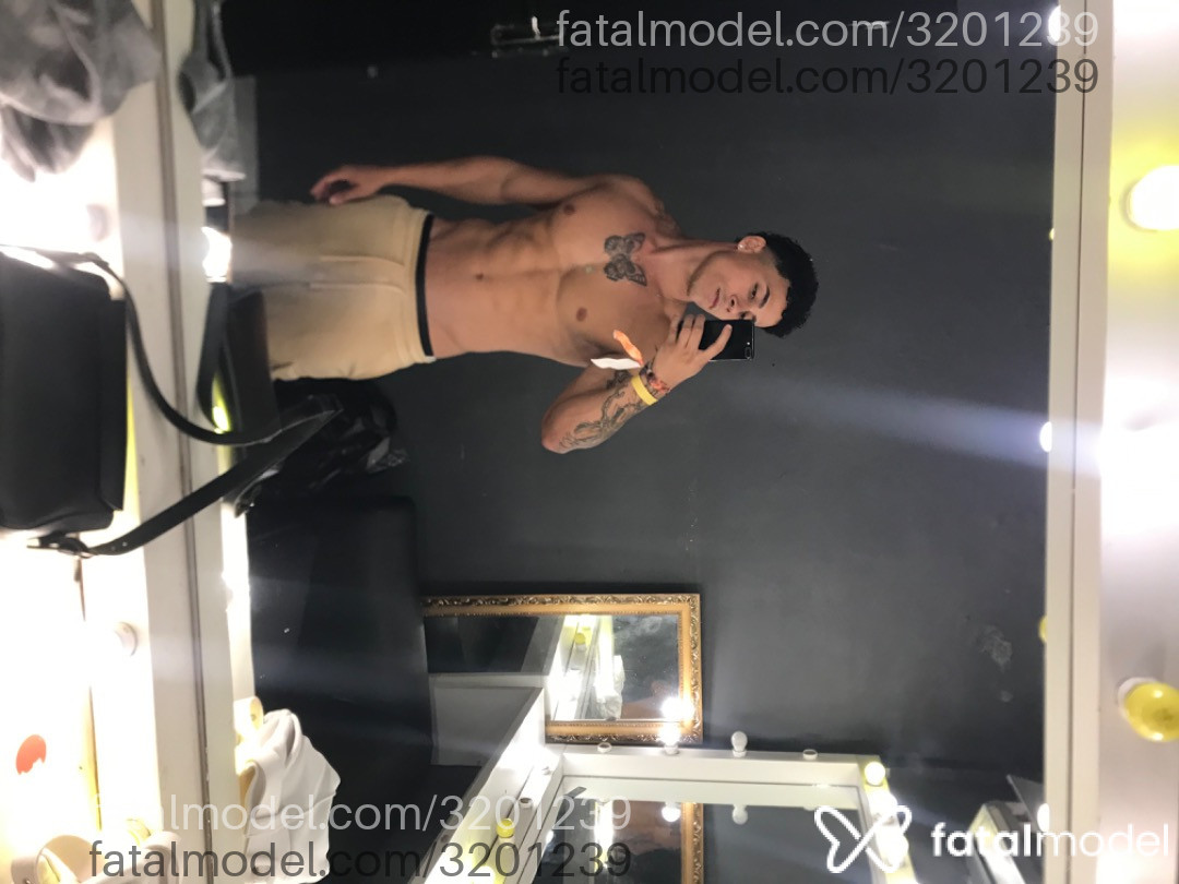 Acompanhante homem morena (o) de olhos castanhos - Lekessa Acompanhante homem morena (o) de olhos castanhos - Lekessa