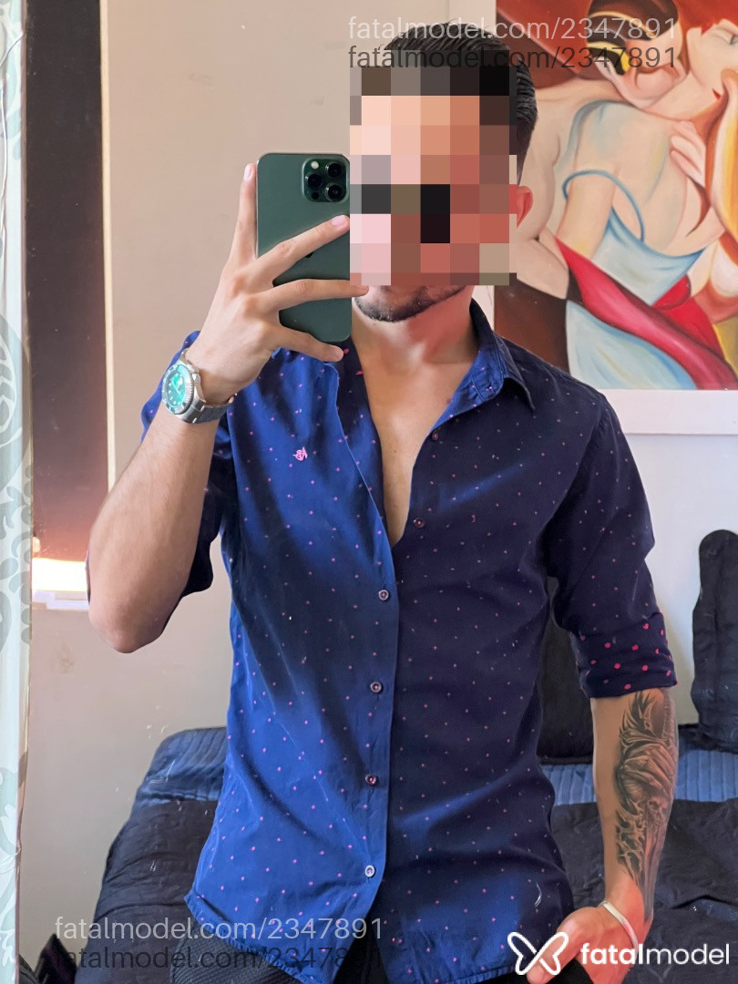 Acompanhante homem com cabelo castanho de olhos castanhos em Florianópolis Acompanhante homem com cabelo castanho de olhos castanhos em Florianópolis - Kael