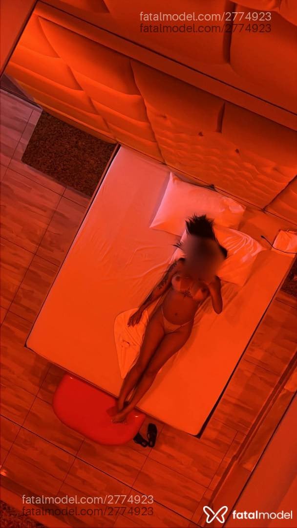 Acompanhante mulher morena (o) de olhos castanhos - Natacha