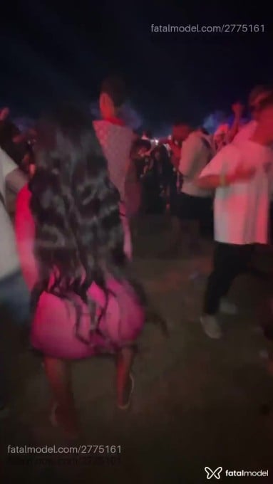 Acompanhante mulher trans morena (o) de olhos castanhos - Sabrina