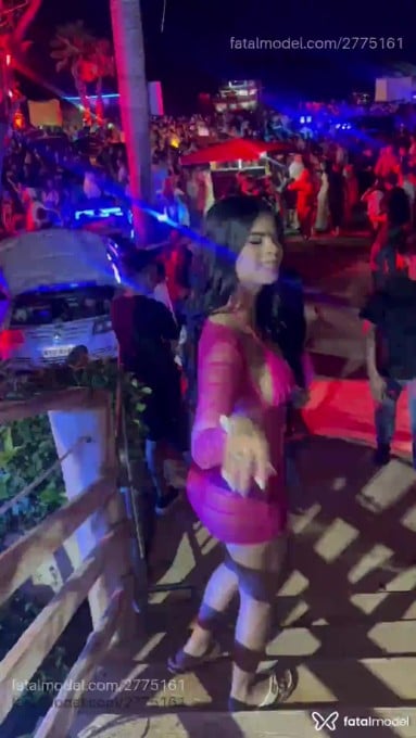Acompanhante mulher trans morena (o) de olhos castanhos - Sabrina