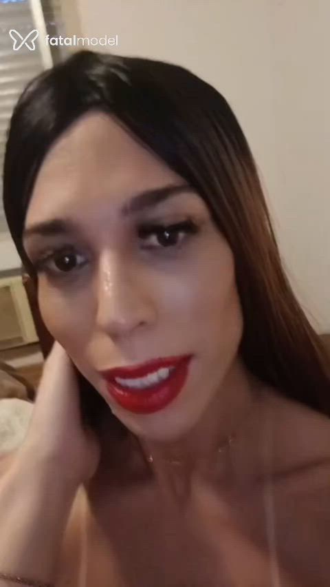 Acompanhante mulher trans morena (o) de olhos castanhos - Tássi Villagran