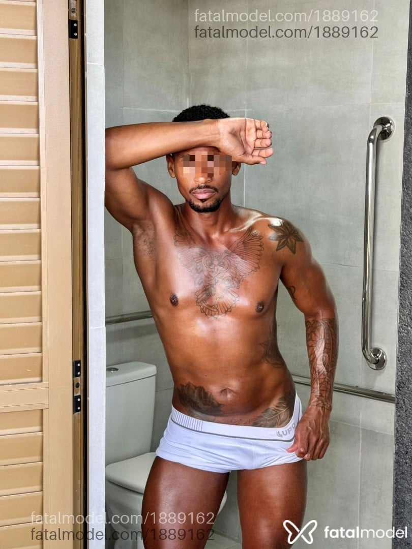 Acompanhante homem com cabelo castanho de olhos castanhos - Aleff Fernandes