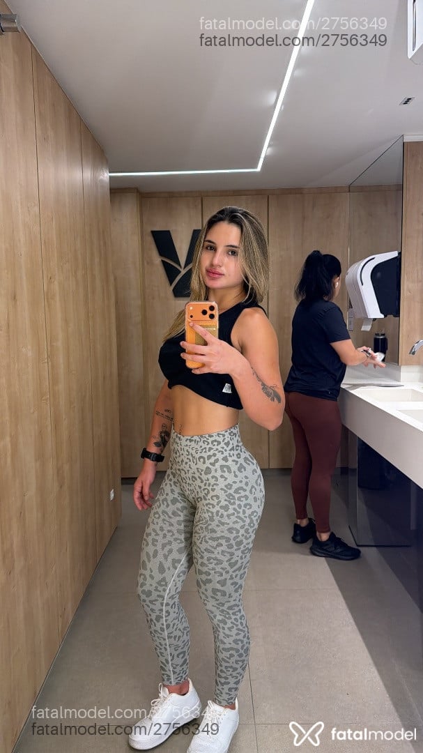 Acompanhante mulher loira (o) de olhos castanhos em Londrina Acompanhante mulher loira (o) de olhos castanhos em Londrina - Bella