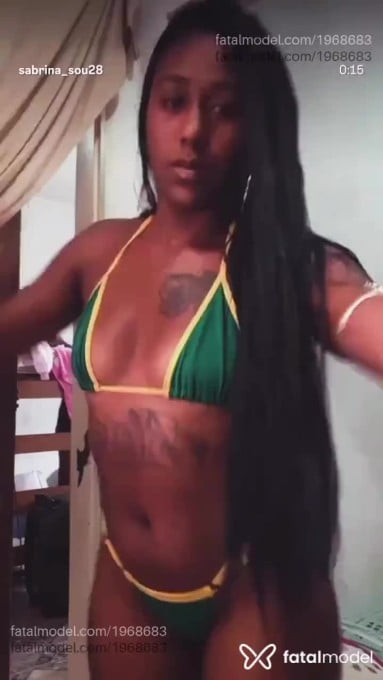 Acompanhante mulher morena (o) de olhos pretos em Passos Acompanhante mulher morena (o) de olhos pretos em Passos - Indinha