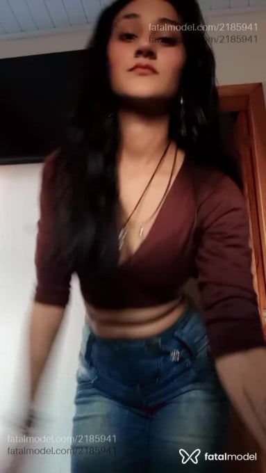 Acompanhante mulher com cabelo colorido de olhos castanhos em Virtual - Mirelly Silva
