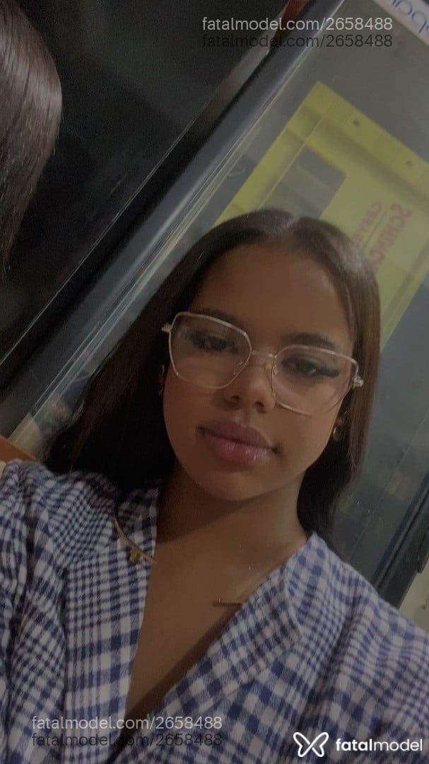 Acompanhante mulher trans morena (o) de olhos castanhos em Florianópolis - Vitória