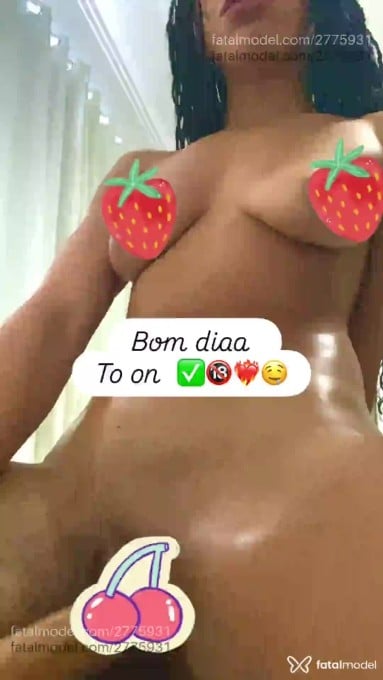 Acompanhante mulher ruiva (o) de olhos castanhos - Stefania Boss