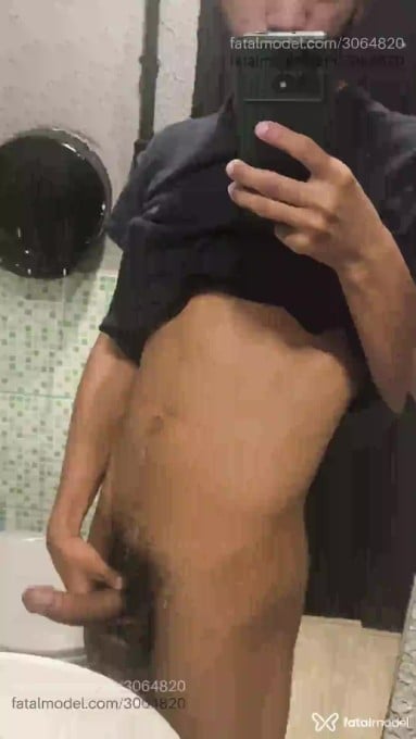 Acompanhante homem morena (o) de olhos pretos - Jesus Acompanhante homem morena (o) de olhos pretos - Jesus